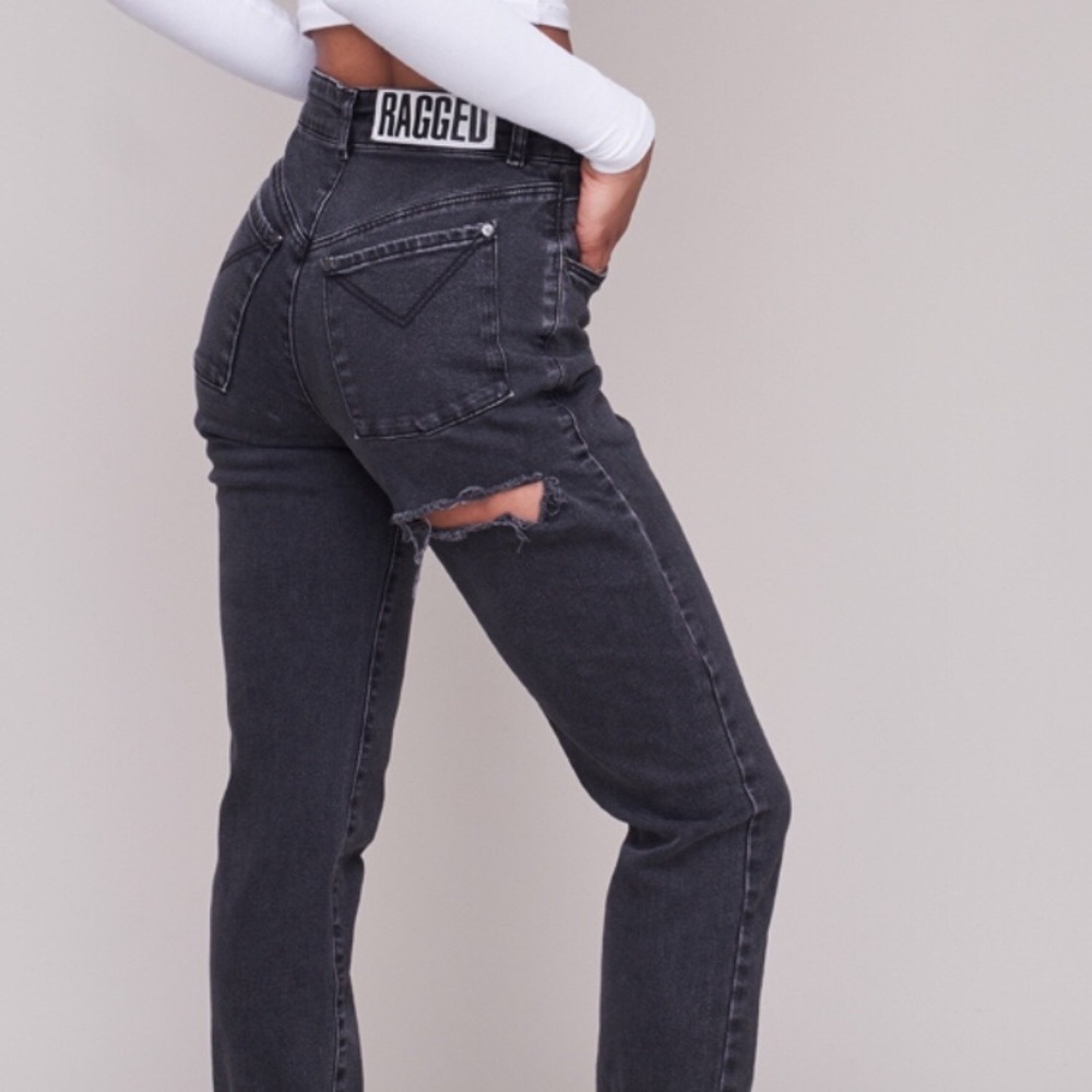 Butt cut jeans